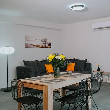 Pamvotis Urban Suites Ioannina Exterior photo